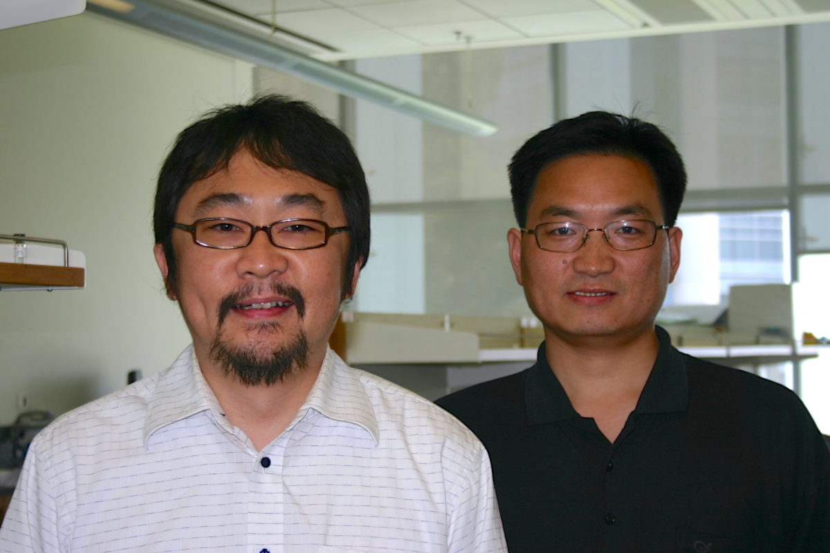Dr. Kinji Asahina (left) and Dr. Li (Photo courtesy of USC)