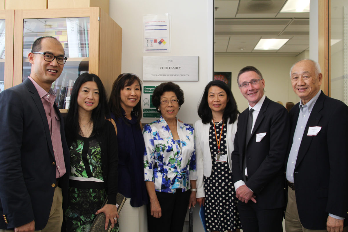 From right, philanthropist Kin-Chung (KC) Choi; USC’s stem cell research center director Andy McMahon and program director Qing Liu-Michael; and KC’s wife Amy Choi, daughter Lucia Choi-Dalton, daughter-in-law Queence Choi, and son and USC alumnus Henry Choi. (Photo by Cristy Lytal)