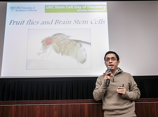 Ismael Fernández-Hernández, a postdoctoral fellow at USC's stem cell research center, is using stem cell technology to search for ways to counteract brain degeneration from disease, aging or injury. (Photo by David Sprague)