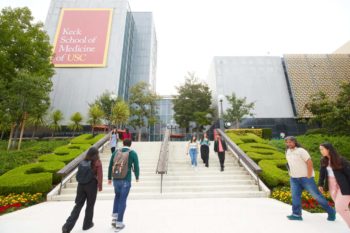 Students at the Keck School of Medicine of USC (Photo by William Vasta)
