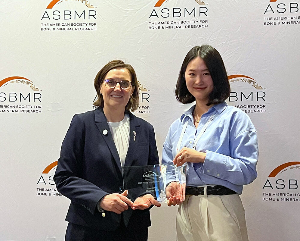 USC PhD student Shuwan Liu (right) with ASBMR president